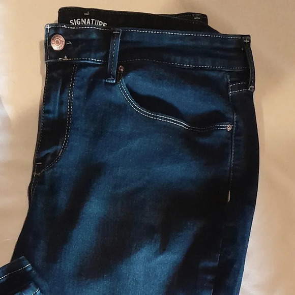 Signiture by Levis Strauss Modern Skinny Jeans - Picture 1 of 8